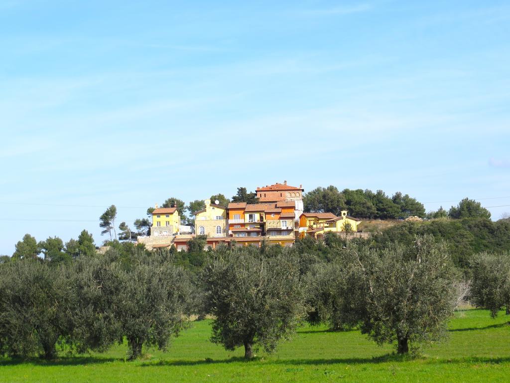Castel Del Mare Apartment San Vincenzo Exterior foto